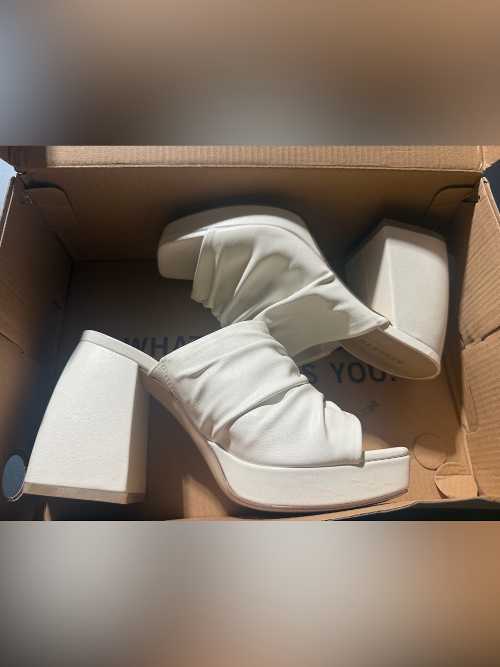 “New” Kenneth Cole ANIKA Mules size5